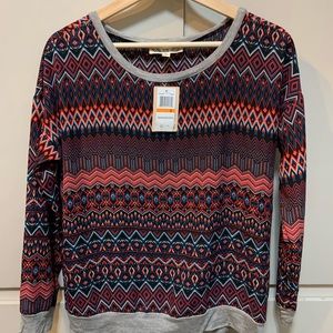 Patterned crew neck top